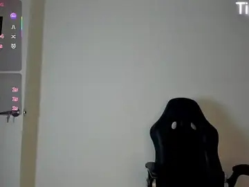 April_dumont  live sex cam