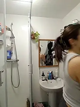 Laradoom  live sex cam