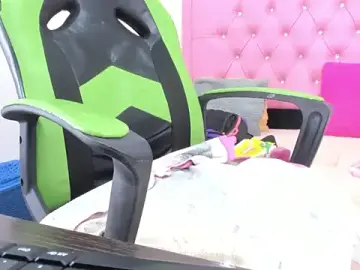 Artemisia-22  live sex cam