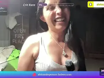 Honeysnows39  live sex cam