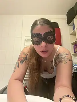 LindaCrouz  live sex cam