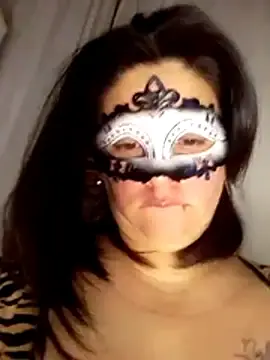 Cryystal2529  live sex cam
