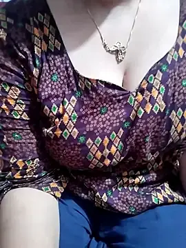 Hottyrose69  live sex cam
