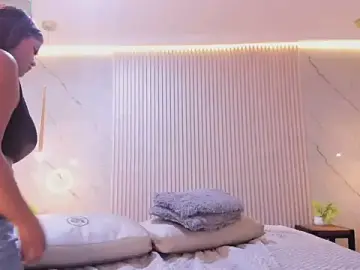 Luna_taylorss  live sex cam