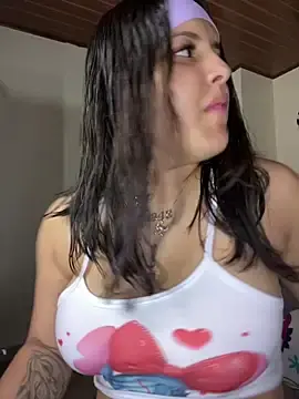 LunaGirl2026  live sex cam