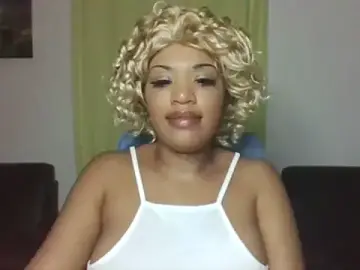 Thekelliecapri  live sex cam