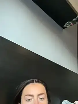 LolaSkyee  live sex cam