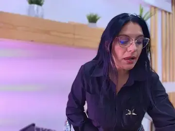 Zuzana21  live sex cam
