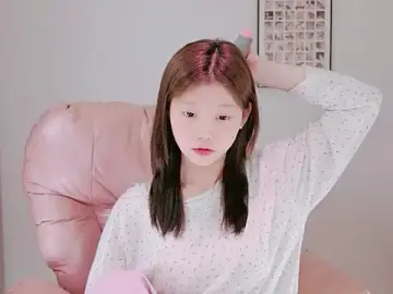 Yang_12  live sex cam
