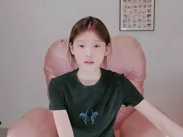 Yang_12  live sex cam