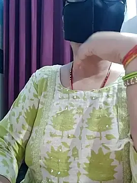 Aishwaryaa_69  live sex cam