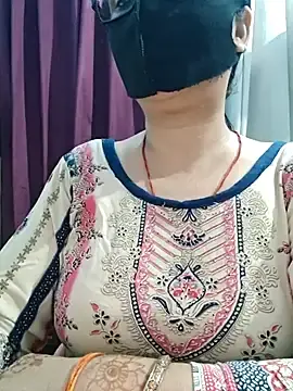 Aishwaryaa_69  live sex cam