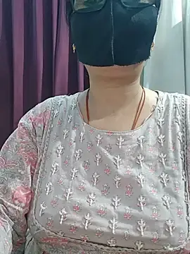 Aishwaryaa_69  live sex cam