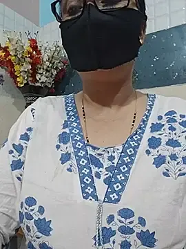 Aishwaryaa_69  live sex cam