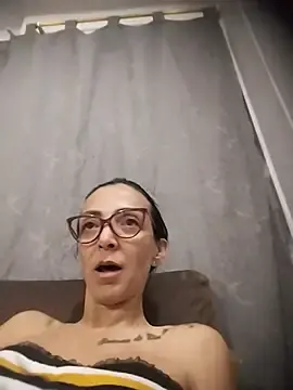 Alanabruner  live sex cam