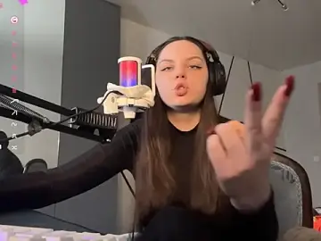 EmilyCroft  live sex cam