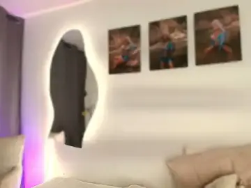 Isaa_Coleman_  live sex cam