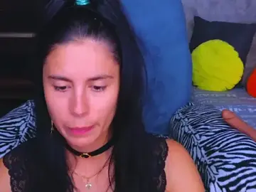 Kitty4_Reed  live sex cam