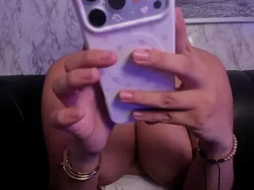 MhilaMoon  live sex cam