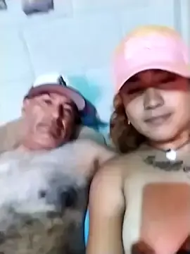Yemily25  live sex cam