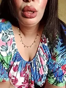 Charmoutak_nada  live sex cam