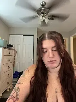 Luvergirldes22  live sex cam