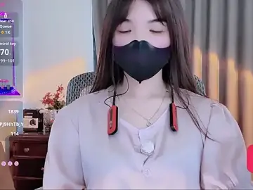Caryln-Bun  live sex cam
