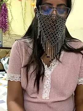 Lussy-96  live sex cam