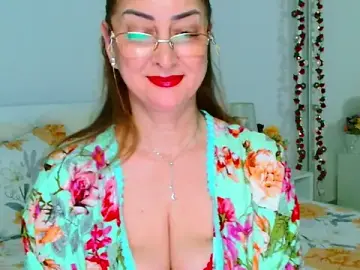 Tyana40  live sex cam