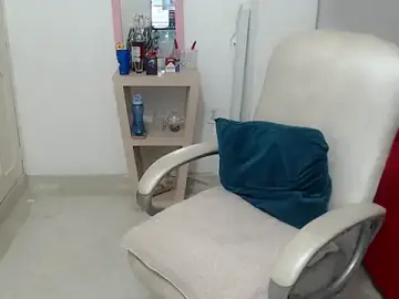 Leonela_69  live sex cam