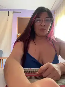 LatinaCalienteMilf  live sex cam