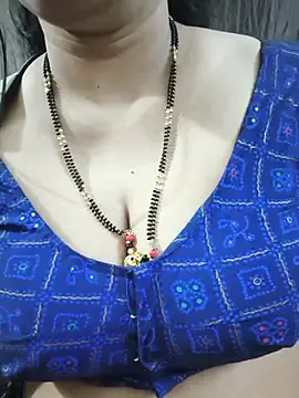 Bhuvana_555  live sex cam
