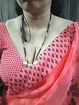 Bhuvana_555  live sex cam
