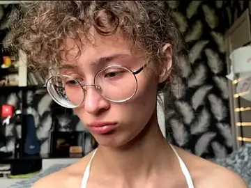 CurlyWinx  live sex cam