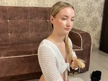 MariaLunairee  live sex cam