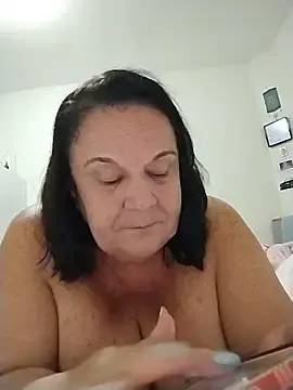 Yaya_Mineira  live sex cam