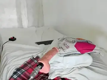 Esmeraldastrong  live sex cam