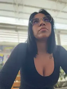 AlaiaStearling_  live sex cam