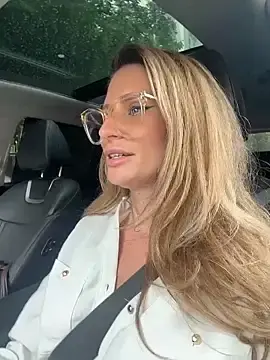 AvaMaddisson  live sex cam