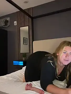 Allyanalangell  live sex cam