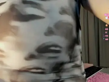 1Sweetnina  live sex cam