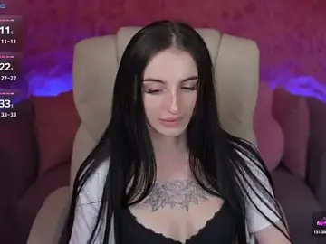 EmilyyMoon  live sex cam