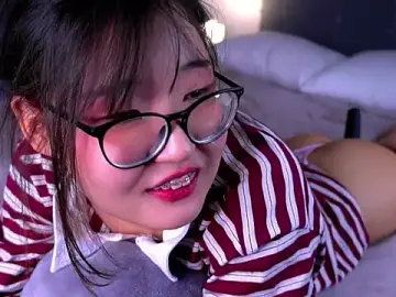 NelleMihalko  live sex cam