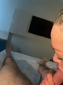 OliwiaWurst  live sex cam