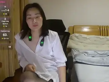 ParisNoctis  live sex cam