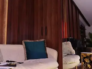 QueenMarX  live sex cam