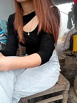 Hangnga89  live sex cam