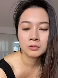 Mo-mo-69  live sex cam