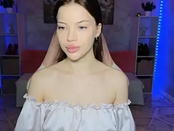 EmmyMills  live sex cam