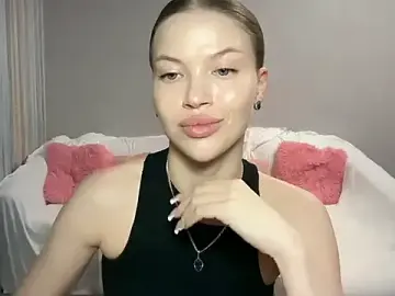 EmmyMills  live sex cam